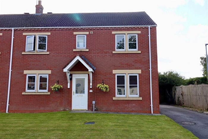 4 Bedroom Semi-Detached House For Sale In St. Oswalds Close, Wilberfoss, York, YO41