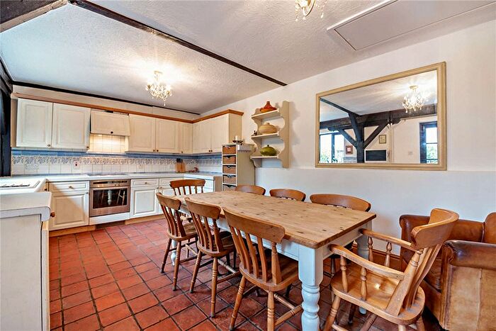 4 Bedroom Barn Conversion For Sale In Snelsmore, Newbury, Berkshire, RG14