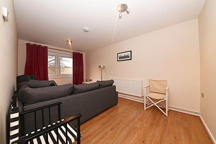 1 Bedroom Flat To Rent In Vandome Close, London, E16