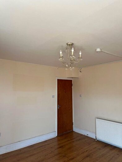 7 Bedroom Flat To Rent In Westwood Lane, Sidcup, London, DA15