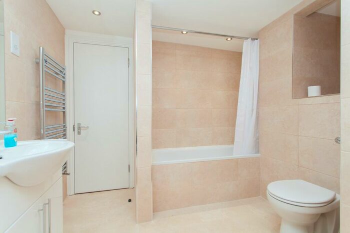 3 Bedroom Flat To Rent In Raveley Street, Tufnell Park, NW5