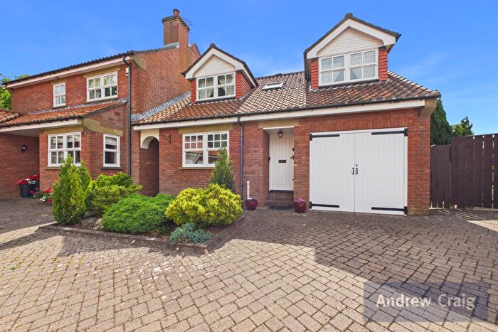 3 Bedroom Bungalow For Sale In Barns Close, Monkton Village, Jarrow, NE32