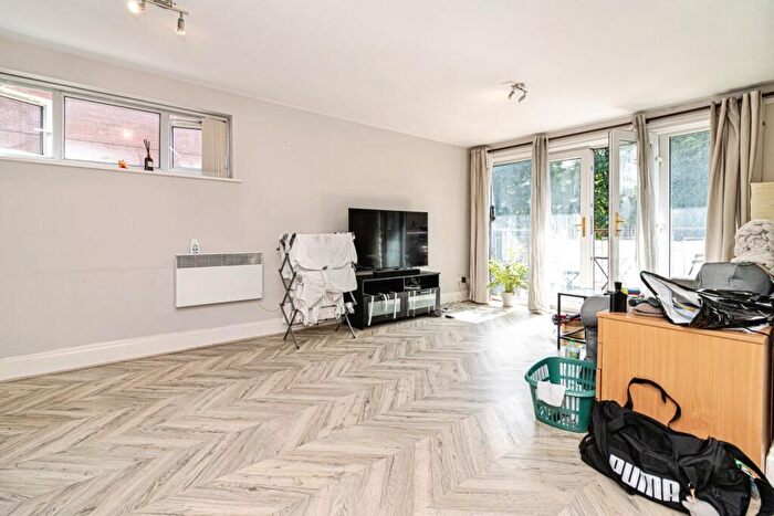 2 Bedroom Apartment For Sale In Upper Chorlton Road, Manchester, M16