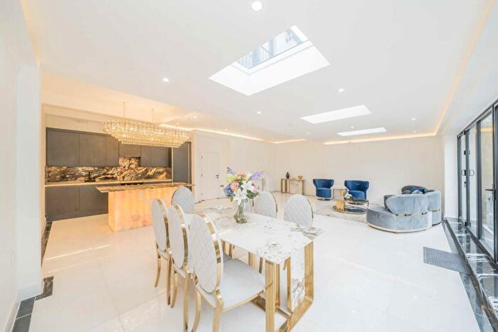 5 Bedroom Flat To Rent In Purley Avenue, Cricklewood, NW2