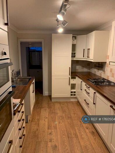 3 Bedroom Terraced House To Rent In Newport Road, Milton Keynes, MK13