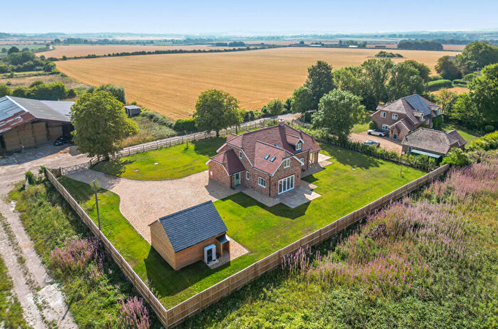 4 Bedroom Detached House For Sale In Salisbury Road, Palestine, Andover, Hampshire, SP11