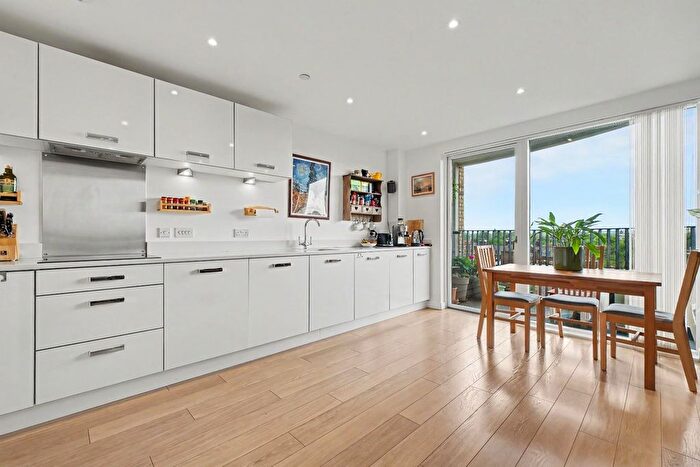 1 Bedroom Flat For Sale In Dalston Lane, London, E8