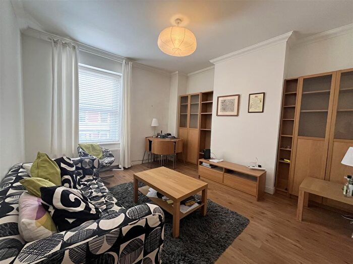 2 Bedroom Property To Rent In Llandaff Road, Cardiff, CF11