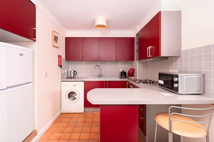 2 Bedroom Flat For Sale In Manhattan Drive, Cambridge, CB4