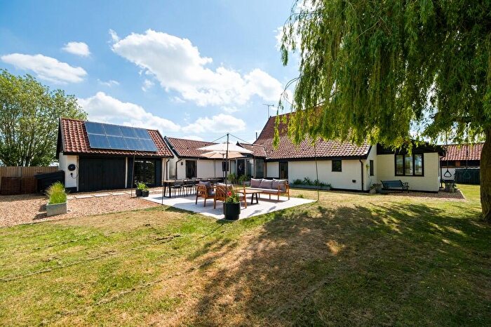 5 Bedroom Barn Conversion For Sale In Winfarthing, Diss, IP22