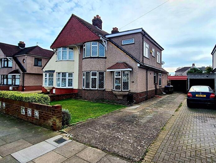 4 Bedroom Detached House To Rent In Ashmore Grove, Welling, DA16