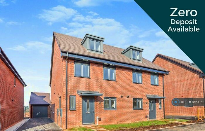 4 Bedroom Semi-Detached House To Rent In Robert Adam Road, Derby, DE22