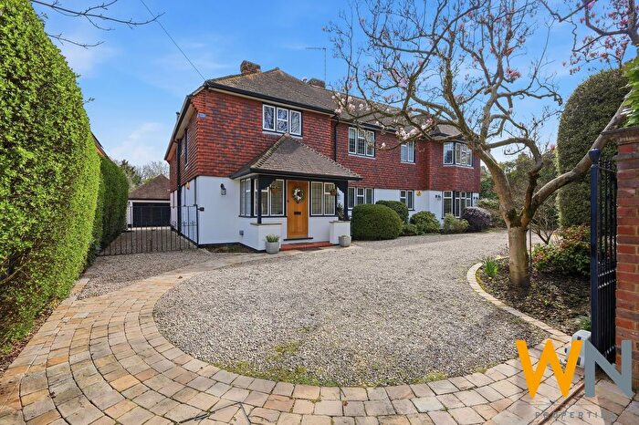 5 Bedroom Detached House For Sale In Longaford Way, Brentwood, CM13