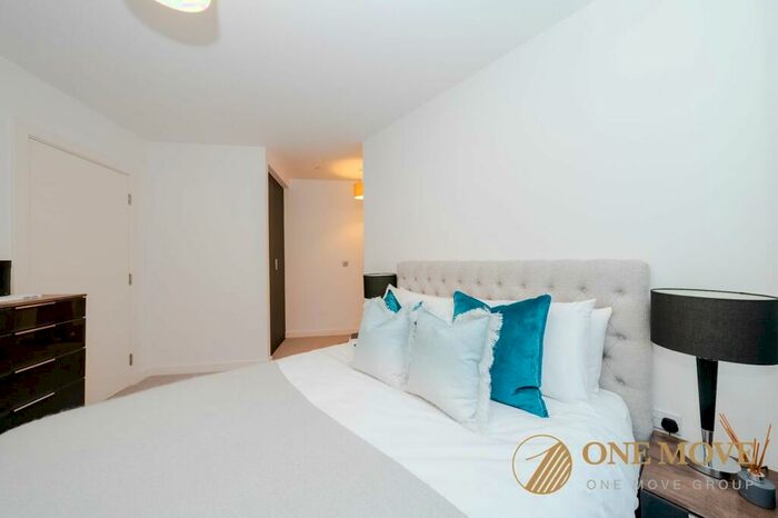 3 Bedroom Flat To Rent In Western Gateway, London, E16