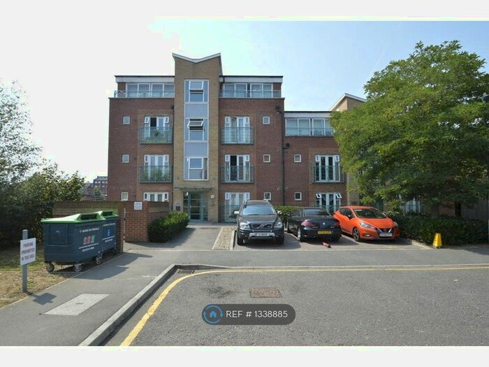 2 Bedroom Flat To Rent In Jackson Court, Dagenham, RM10