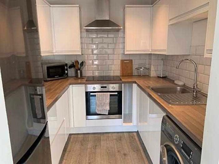 2 Bedroom Flat To Rent In Barbara Court, West Street, Bristol, BS3