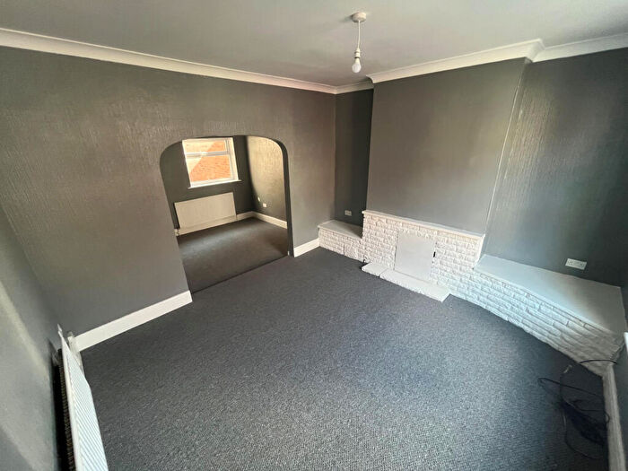 2 Bedroom Terraced House To Rent In Estcourt Street, HU9