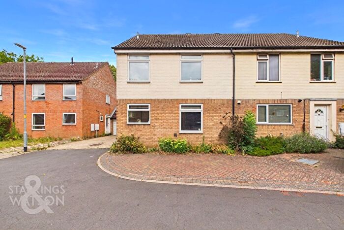 4 Bedroom Semi Detached House For Sale In Braithwait Close, Clover Hill, Norwich, NR5