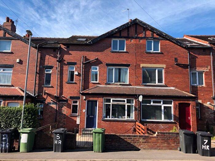 3 Bedroom House To Rent In Hessle Road, Leeds, LS6