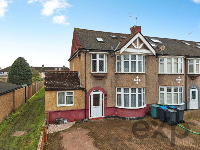6 Bedroom End Of Terrace House For Sale In Camborne Road, Morden, SM4