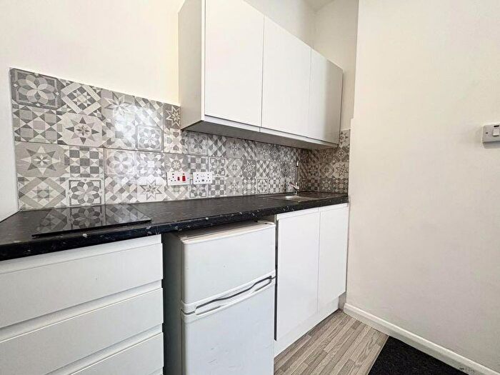 1 Bedroom Flat To Rent In Bodney Road, London, E8