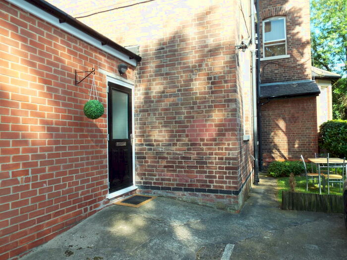 1 Bedroom Apartment To Rent In Mansfield Road, Sherwood, NG5