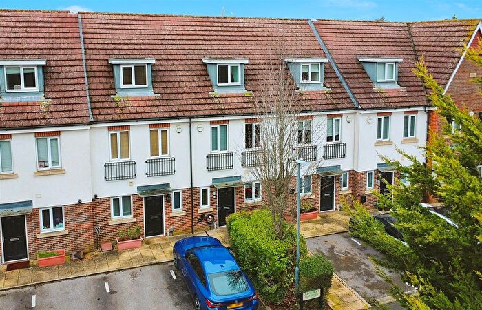 3 Bedroom Terraced House For Sale In Eastbrook Way, Adeyfield, Hemel Hempstead, HP2