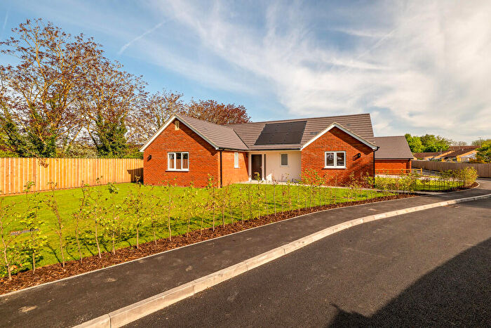 4 Bedroom Detached Bungalow For Sale In Shooters Close, Caistor, Market Rasen, LN7