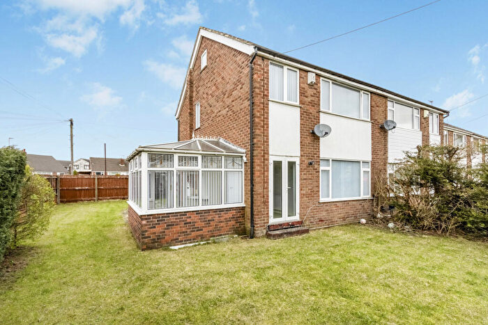 3 Bedroom Semi Detached House For Sale In Red Hall View, Leeds, West Yorkshire, LS14