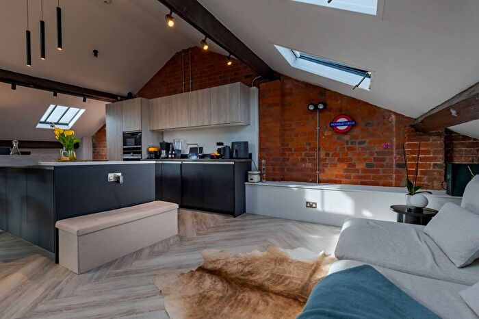 2 Bedroom Flat To Rent In Birmingham District, B4