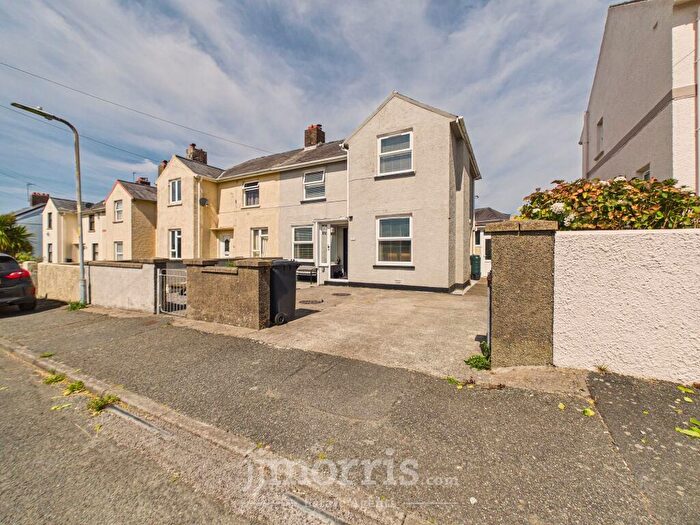 3 Bedroom Semi-Detached House For Sale In Heol Cerwyn, Fishguard, SA65