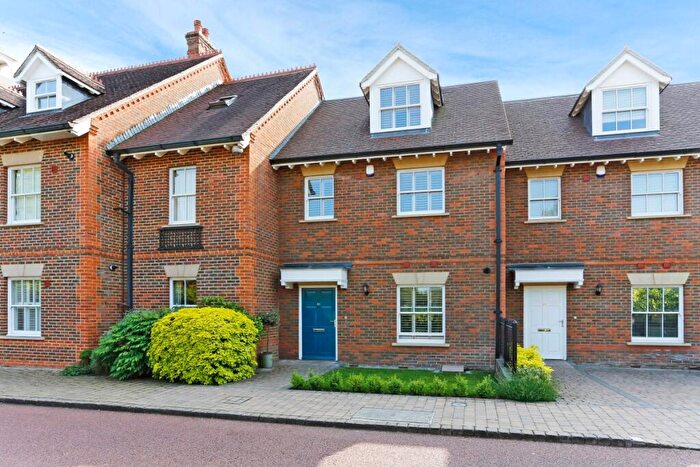 3 Bedroom Terraced House To Rent In Wethered Park Marlow, SL7