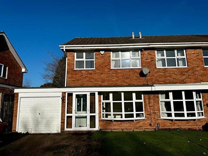 3 Bedroom House To Rent In St. Annes Grove, Knowle, Solihull, B93