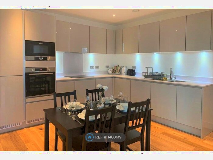 2 Bedroom Flat To Rent In Station Road, London, SE13