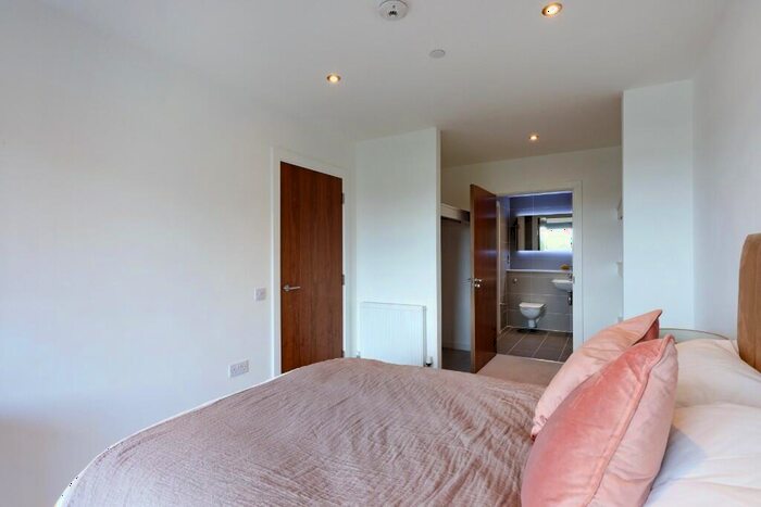 1 Bedroom Flat To Rent In Sutton Court Road, Sutton, Surrey, SM1