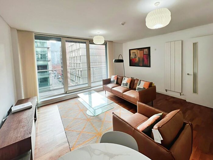 2 Bedroom Flat To Rent In Leftbank, Spinningfields, Manchester, M3