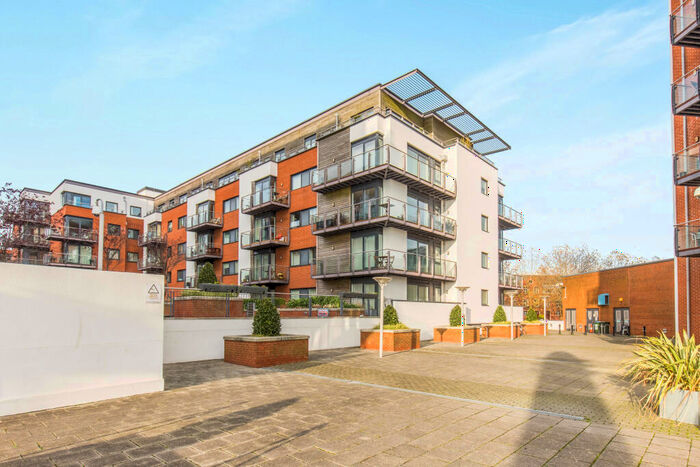 2 Bedroom Apartment To Rent In Mistral, Ocean Village, SO14