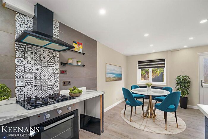 4 Bedroom End Terrace House For Sale In Sunningdale Gardens, Burnley, BB10