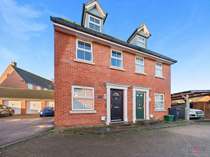 3 Bedroom Semi Detached House To Rent In Wattisham Road Kingsway, Quedgeley, GL2