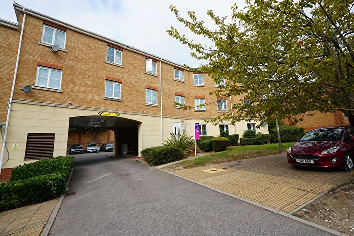 2 Bedroom Flat To Rent In Coniston Avenue, Purfleet-On-Thames, RM19