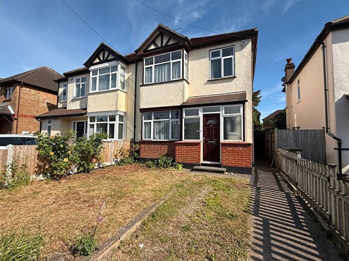 3 Bedroom Semi-Detached House For Sale In Roman Road, Mountnessing, Brentwood, CM15