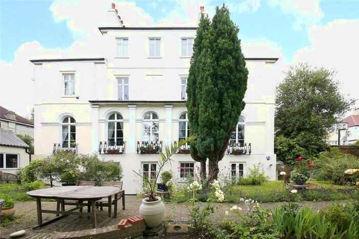 2 Bedroom Apartment To Rent In Grange Hill, London, SE25