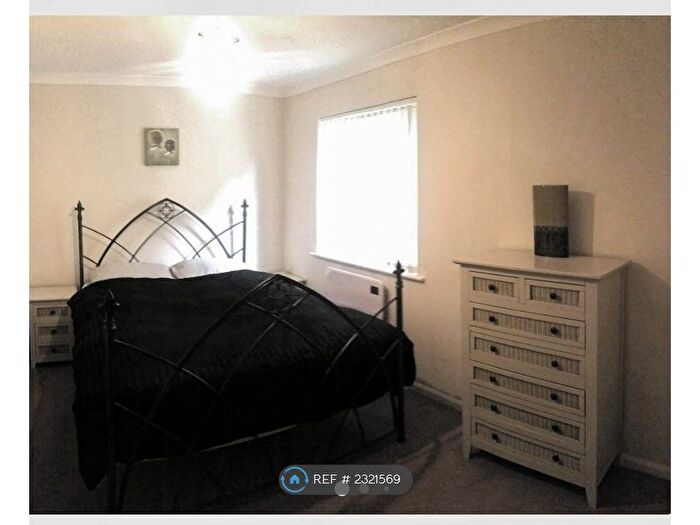 1 Bedroom Flat To Rent In Chantrell Court, Leeds, LS2