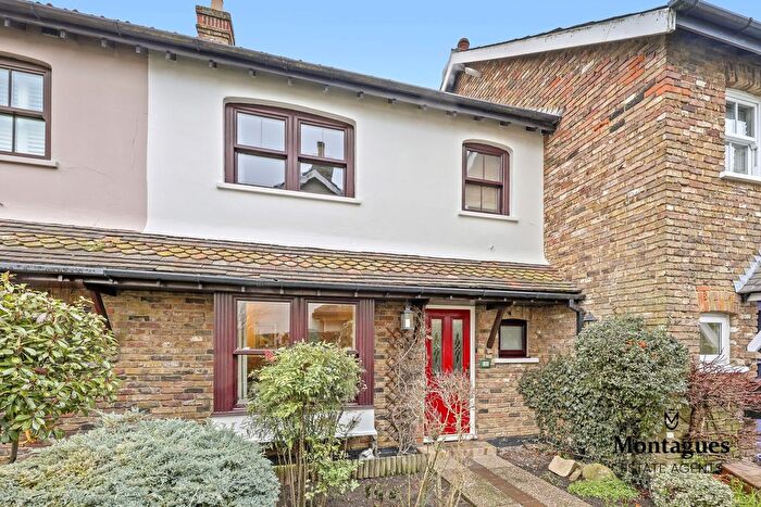 3 Bedroom Terraced House For Sale In The Magpies, Epping Green, CM16