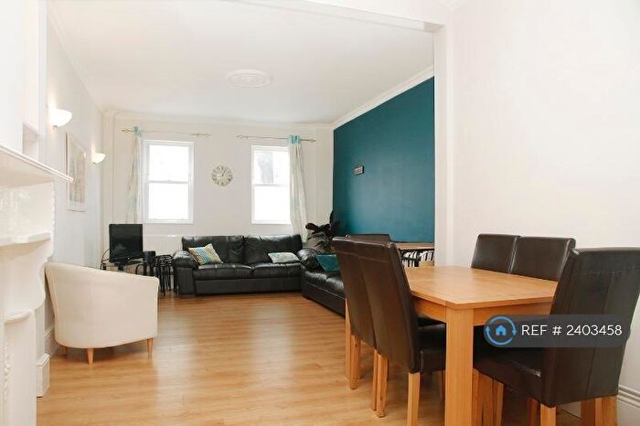 1 Bedroom Flat To Rent In Boutflower Road, London, SW11