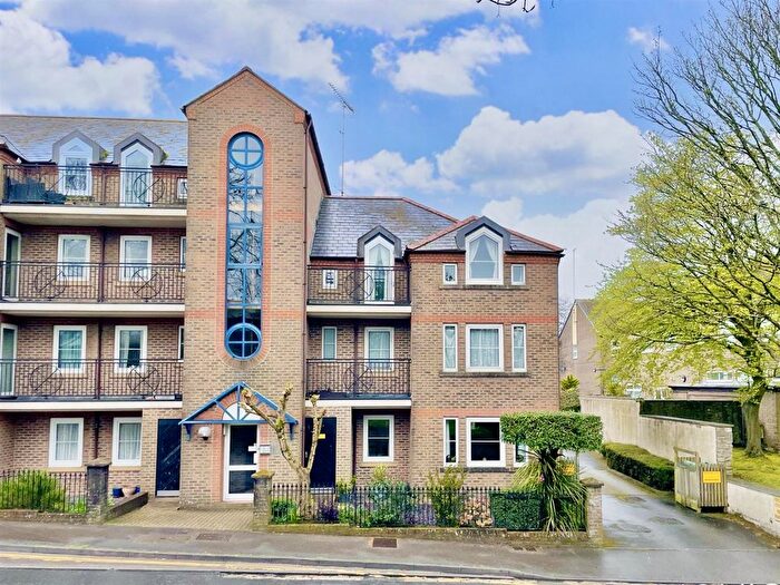 1 Bedroom Flat For Sale In The Grove, Dorchester, DT1