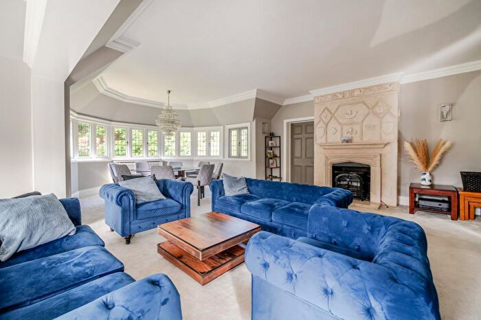 3 Bedroom Apartment To Rent In Sunningdale, Berkshire, SL5