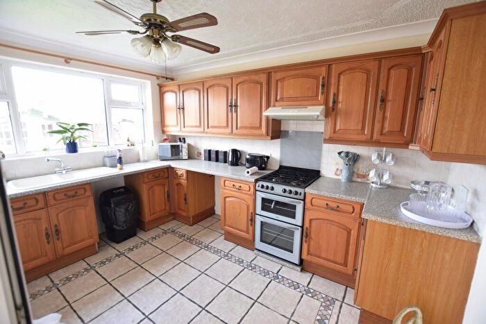 5 Bedroom Bungalow To Rent In Bascott Road, Bournemouth, BH11