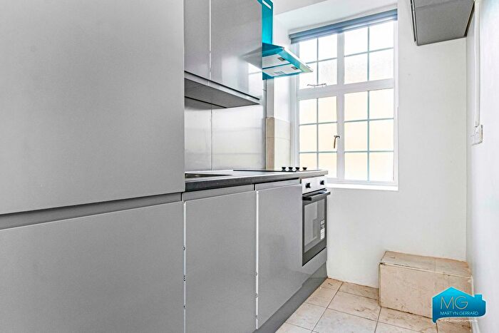 1 Bedroom Flat To Rent In North End Road, Golders Green, London, NW11