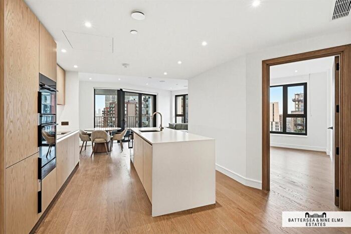 3 Bedroom Property To Rent In Linear Place, London, SW11